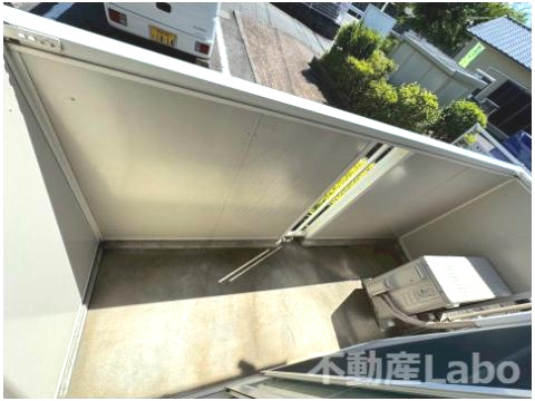 徳島市大原町余慶のアパートのバルコニー