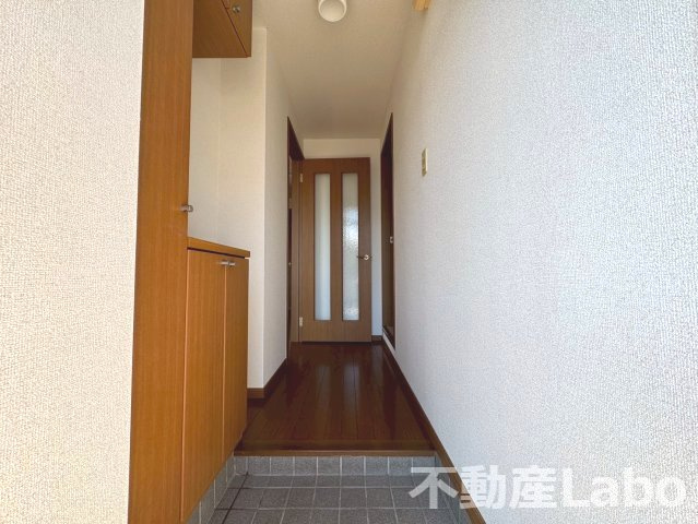 徳島市大原町余慶のアパートの玄関