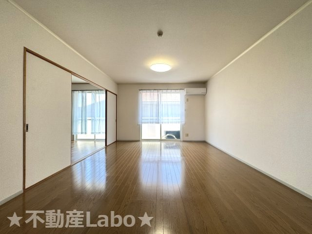 徳島市北沖洲３丁目のアパートの居間・リビング