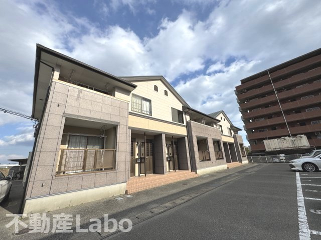 徳島市西新浜町１丁目のアパートの外観