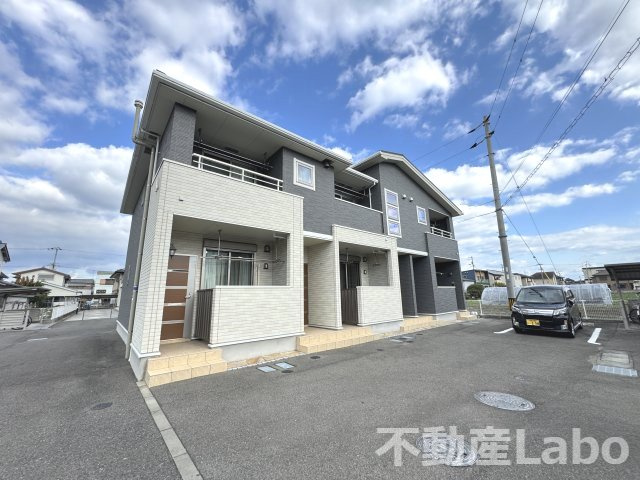 徳島市北島田町２丁目のアパートの駐車場