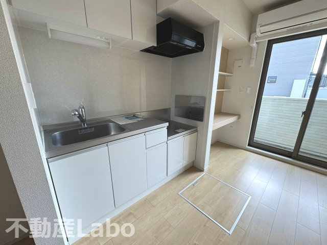 徳島市北島田町２丁目のアパートのキッチン