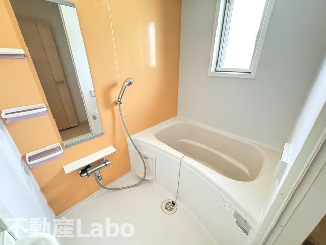 徳島市北島田町２丁目のアパートの浴室