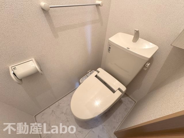 徳島市北島田町２丁目のアパートのトイレ