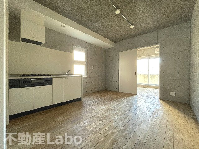 徳島市栄町２丁目の賃貸マンションの居間・リビング