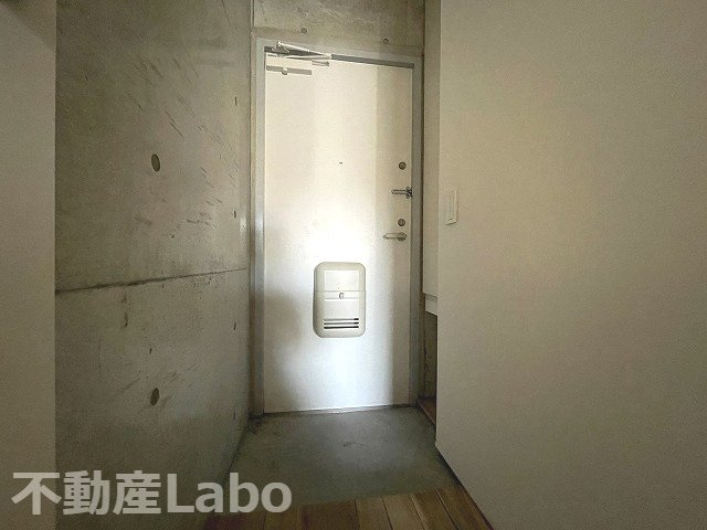 徳島市栄町２丁目の賃貸マンションの玄関