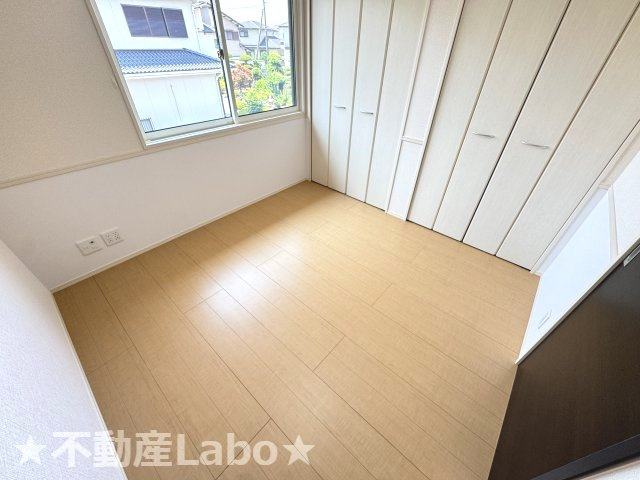 徳島市北沖洲１丁目のアパートの洋室