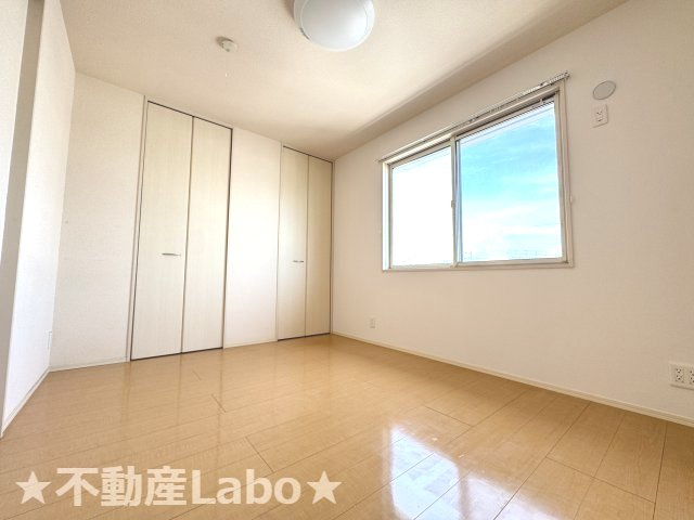 徳島市北矢三町３丁目のアパートの洋室