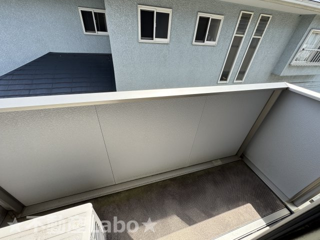 徳島市北矢三町３丁目のアパートのバルコニー