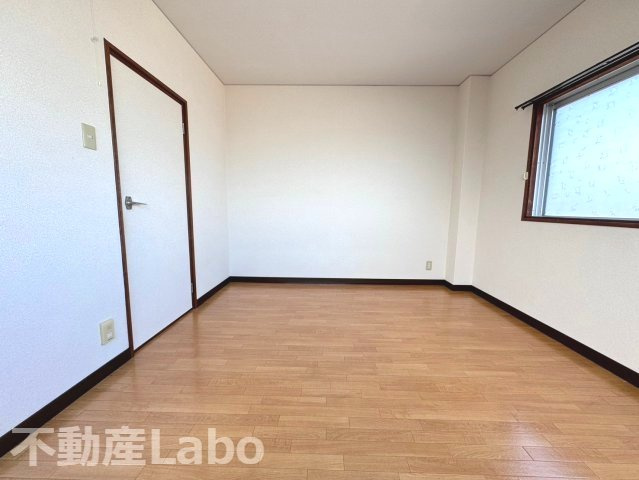 徳島市南矢三町１丁目の賃貸マンションの洋室