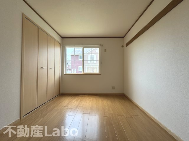 徳島市川内町榎瀬のアパートの洋室