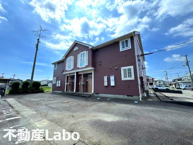 徳島市川内町榎瀬のアパートの外観