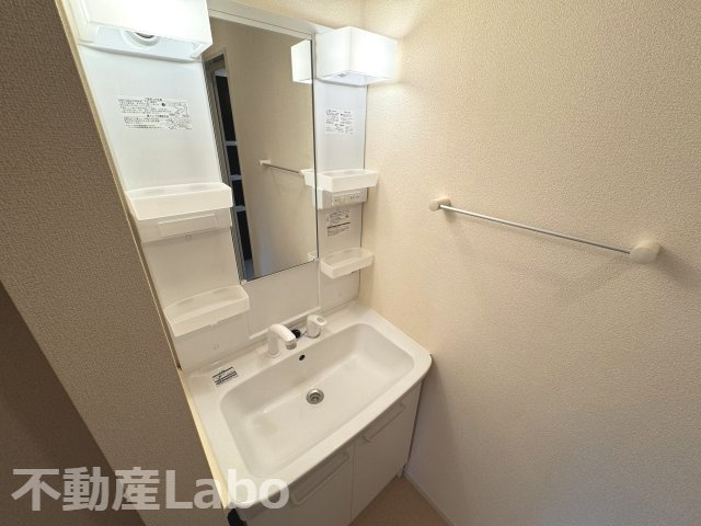 徳島市川内町榎瀬のアパートの洗面所