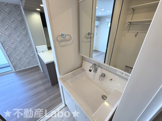 徳島市出来島本町１丁目のアパートの洗面所