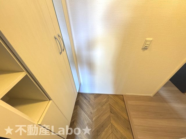 徳島市出来島本町１丁目のアパートの玄関