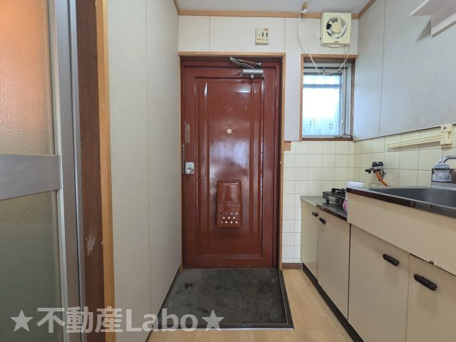 レジデンス城山の玄関