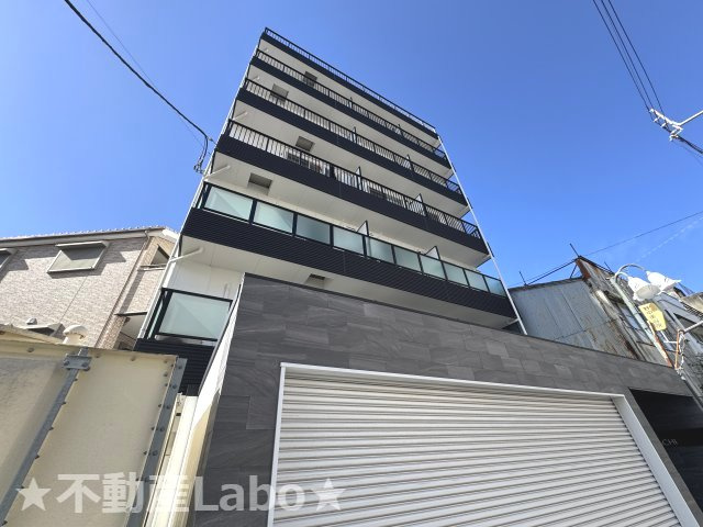 徳島市新内町２丁目の賃貸マンションの駐車場