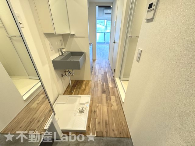 徳島市新内町２丁目の賃貸マンションの玄関