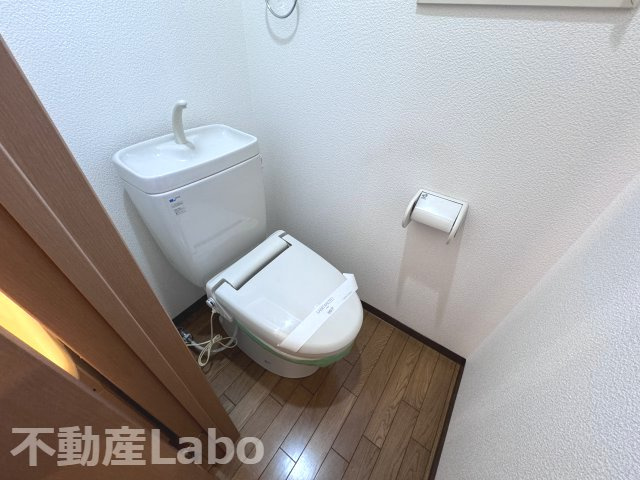 徳島市万代町５丁目の賃貸マンションのトイレ