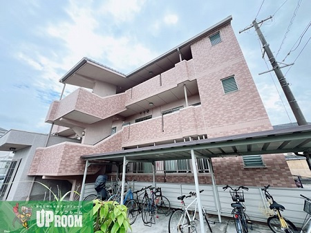 メゾンプチシャトー出口A館の外観