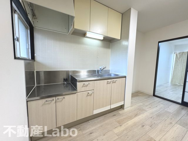 徳島市上助任町三本松のアパートのキッチン