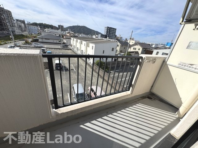 徳島市助任本町５丁目の賃貸マンションのバルコニー