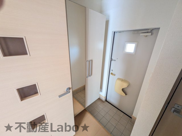 グリーンハイツ古城Aの玄関