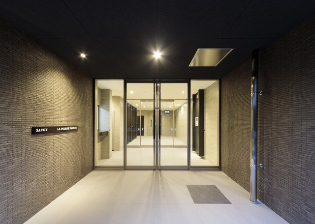 サヴォイ ラ・ピエル サフィール　4階のエントランス