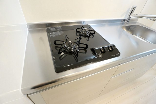 サヴォイ ラ・ピエル サフィール　4階のキッチン|別号室のものです。現状優先になります。