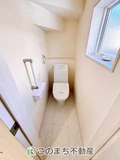 【トイレ】 | LiveleGarden.S宇都宮市緑第9　1号棟 | 小窓から換気ができて清潔なトイレスペース☆