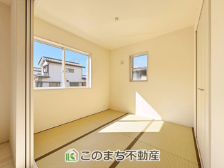 【和室】 | LiveleGarden.S宇都宮市緑第9　1号棟 | お子様のお昼寝にも便利な和室です。大きな窓から暖かな日差しが差し込みます♪