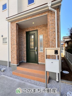 【玄関】 | LiveleGarden.S宇都宮市緑第9　1号棟 | 玄関キーは上下２箇所のダブルロックキーと防犯性の高い電池錠で安全に配慮してます。