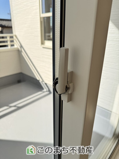 【内装】 | LiveleGarden.S宇都宮市緑第9　1号棟 | ペアガラスは断熱性・気密性・防音・防犯にとても効果的です。