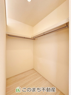 【収納】 | LiveleGarden.S宇都宮市緑第9　1号棟 | ウォークインクローゼットで収納もたっぷり確保しています。大型荷物も収納できて便利ですね！