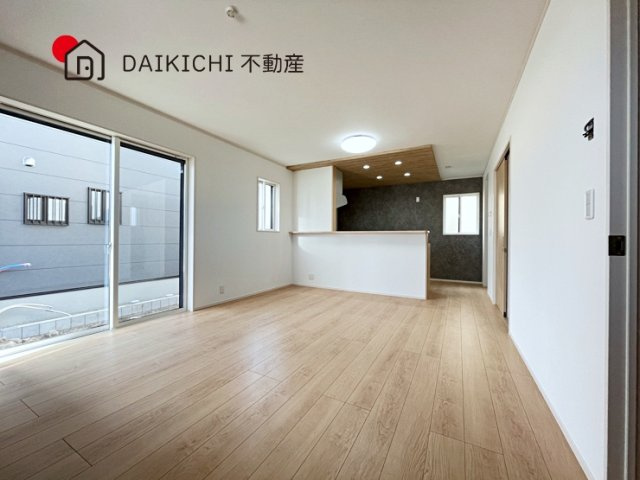 【居間・リビング】 | 北本市緑3丁目　新築戸建　全2棟　1号棟