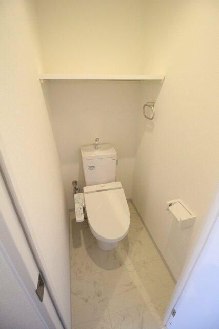 音楽マンション　セレナーデ東長崎のトイレ