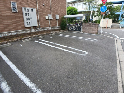【駐車場】 | カーサ・プラシード | 駐車場に車を止められます