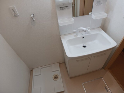 【洗面所】 | カーサ・プラシード | スペースが確保できる洗面所です