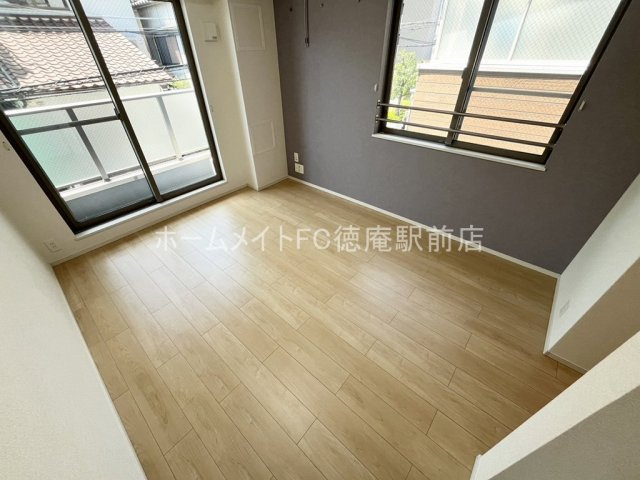 東大阪市中鴻池町２丁目のアパートの洋室