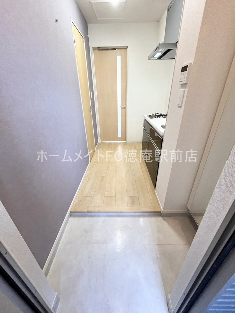 東大阪市中鴻池町２丁目のアパートの玄関