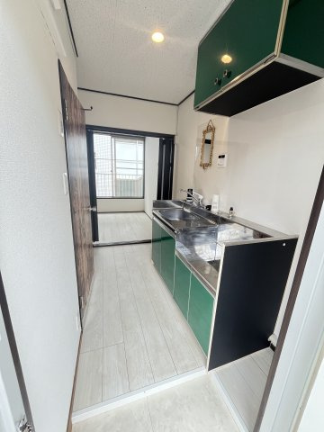 フォーブル本八幡の玄関