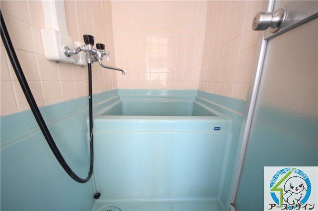 魚住コーポの浴室