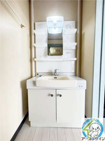 魚住コーポの独立洗面台