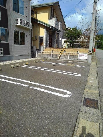 グラン・シャトレ－Ⅳの駐車場