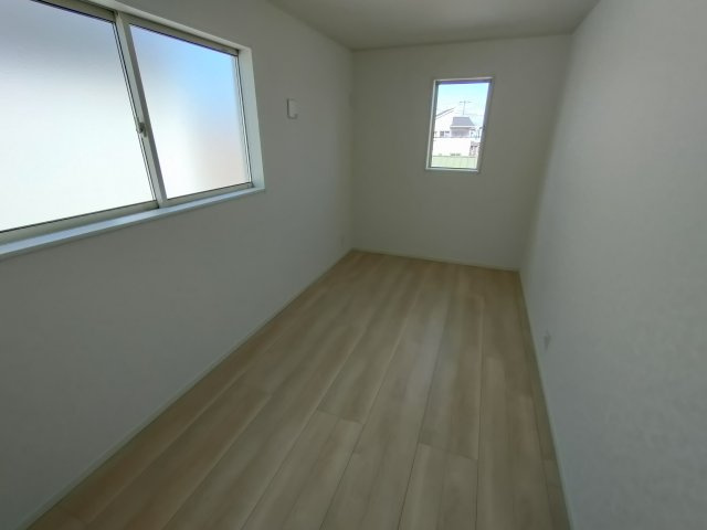 【Cradle Garden】　栃木市大平町西野田　第４　全4邸の洋室|〇３号棟　洋室　6.7帖〇
収納部屋としても、ご自身の好きなプライベート空間としてもご使用いただけます♪
2026年3月撮影