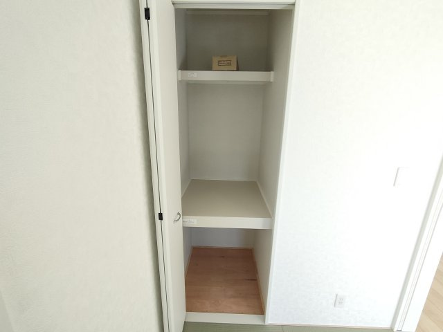 【Cradle Garden】　栃木市大平町西野田　第４　全4邸の収納|〇４号棟　収納〇
和室にも収納スペースがございます。来客用の座布団や季節家電などしまっておくことができます。
2026年3月撮影