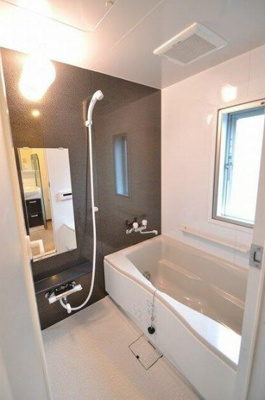 【浴室】 | 和泉ハウス | 追い焚き機能付きバス。