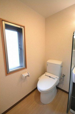 【トイレ】 | 和泉ハウス | 温水洗浄便座。