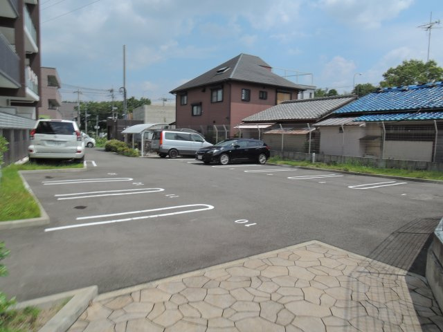 グランヴェールの駐車場