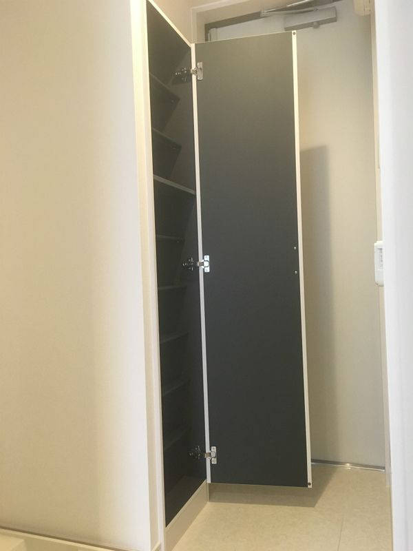 リブリ・大宮の玄関